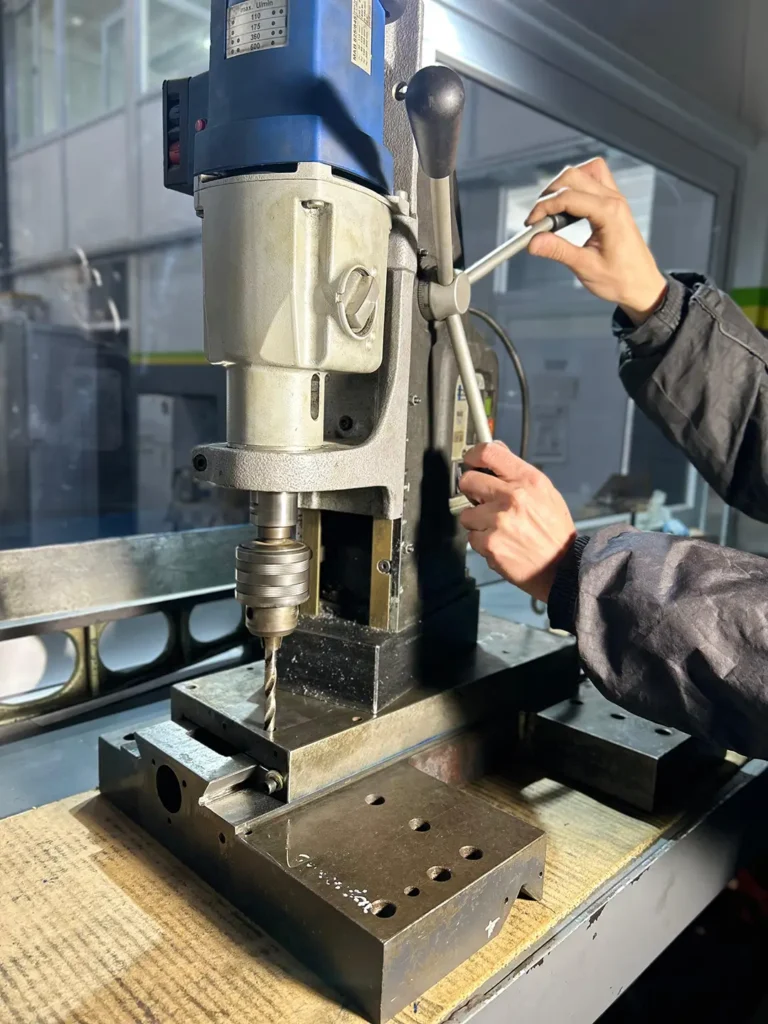 Taladro imantado para trabajos en máquinas